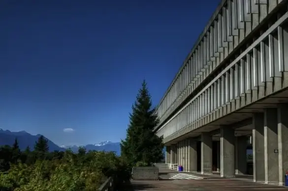 canada simon fraser university building