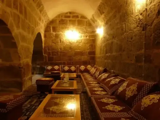 caravanserai hostel oriental