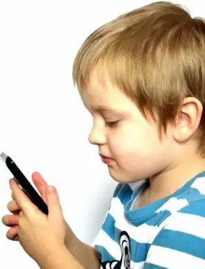 child and phone