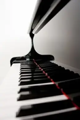 clean piano keyboard picture
