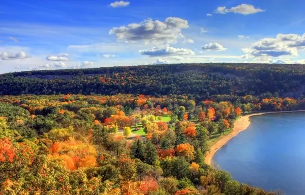 colorful forest at devil039s lake state park wisconsin