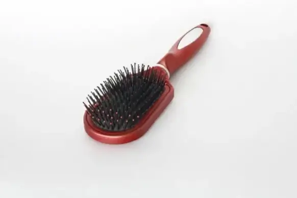 comb hair beauty