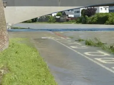danube high water cycle path