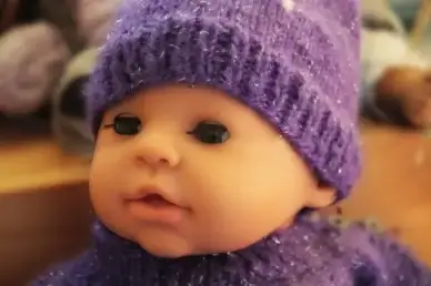 doll face eyes
