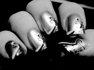 fake nails black