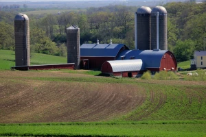 farm silos and barn on the military ridge state trail