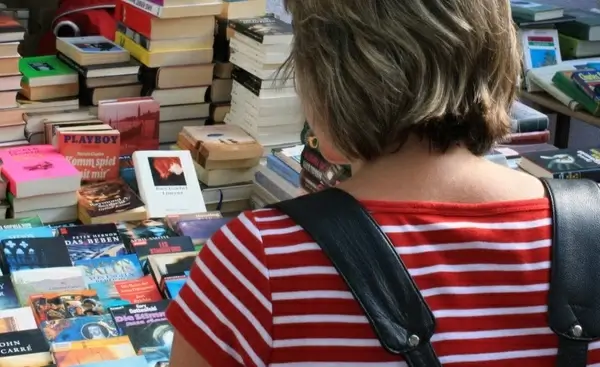 flea market books box