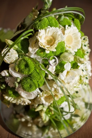 flora bouquet groom