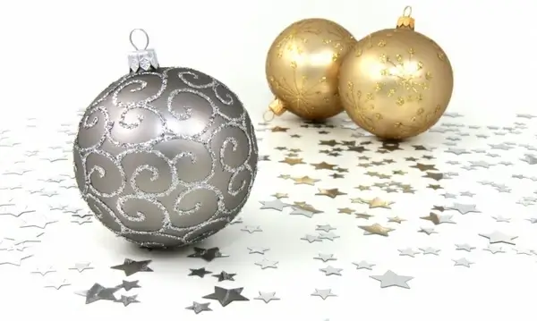 golden baubles