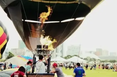 hot air ballooning flight sky