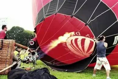 hot air ballooning flight sky