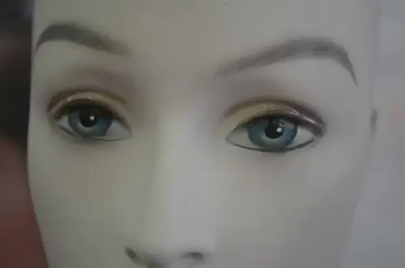 look in to my eyes