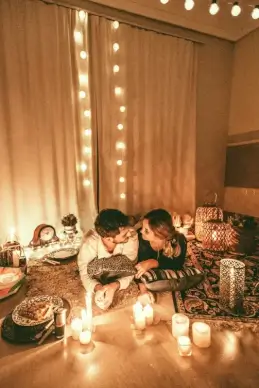 love couple picture romantic candles decor