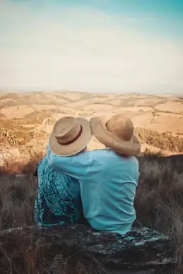 love picture hugging couple mountain scene 