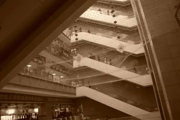 mall escalator