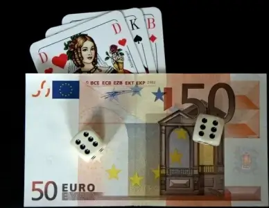 money playing cards cube