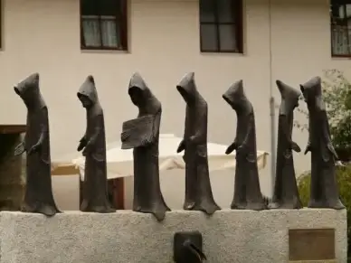monk monks sculpture