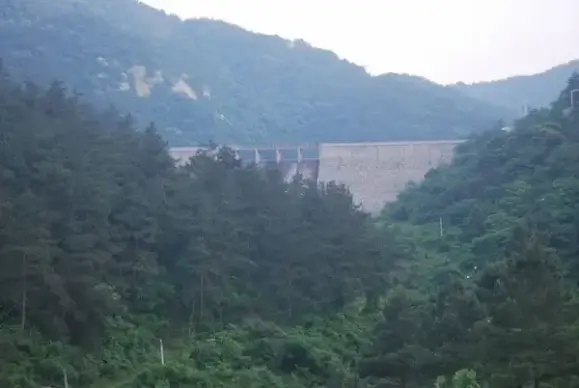mountain dam