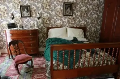 ms lincoln039s bed at lincoln home in springfield illinois