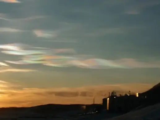 nacreous clouds at mcmurdo
