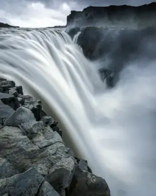nature scenery picture modern dynamic realistic waterfall