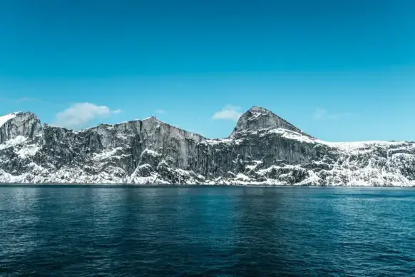 nature scenery picture snow mountain calm lake