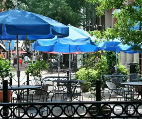 outdoor cafe tables chairs
