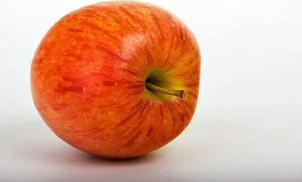 red apple