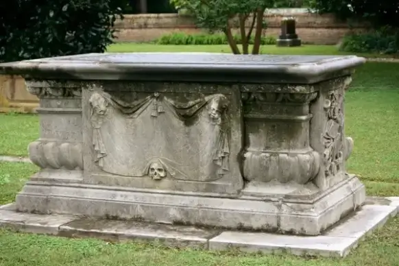 sarcaphagus coffin tomb