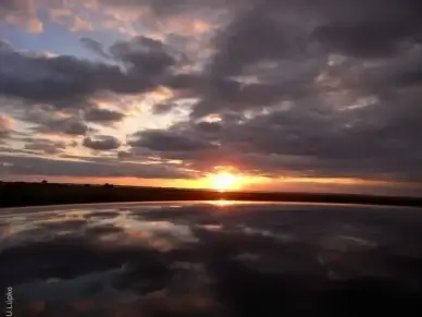 sunrise sky mirroring