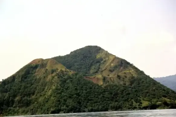 taal volcano in the philippines