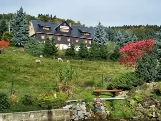 tannenhof saupsdorf building