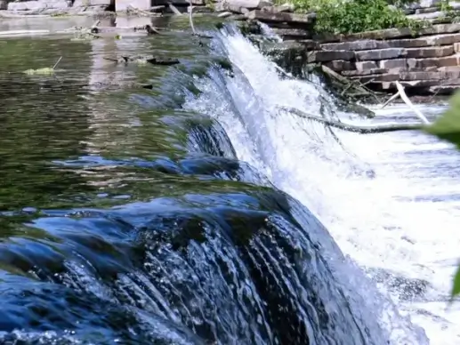 the dam close up