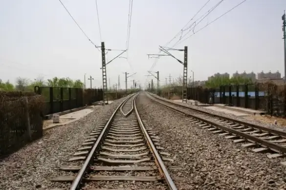 tracks to nowhere