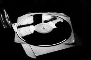 vinyl music plate