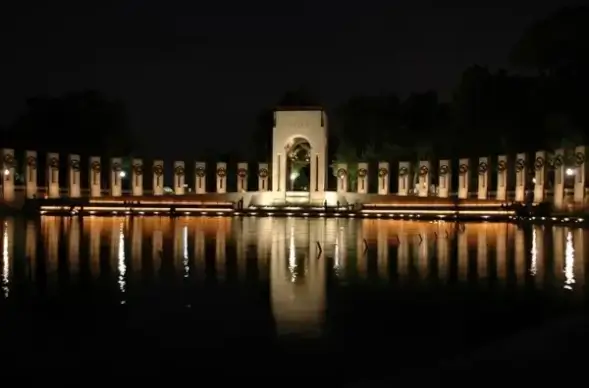 washington dc world war ii memorial night