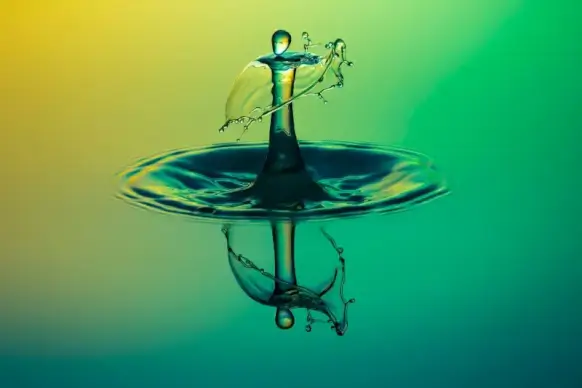 water droplet movement backdrop elegant closeup dynamic 