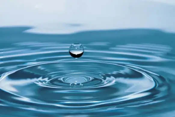 water droplet movement picture elegant closeup dynamic 
