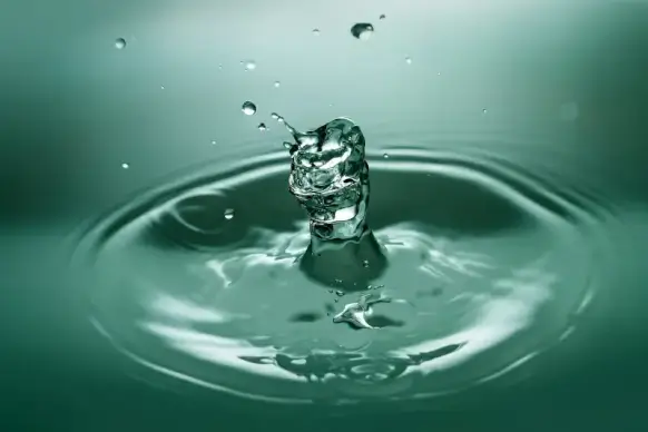 water droplets movement picture elegant dynamic closeup