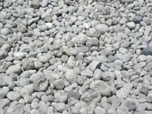white pebbles pattern