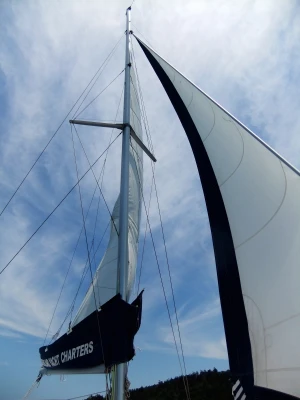 whitsunday sailing boat