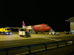 wizzair plane