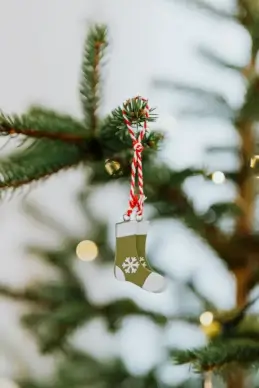 xmas tree decoration background picture blurred closeup 