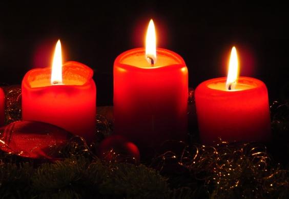 advent wreath candles flame