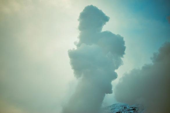 air pollution daytime disaster eruption geyser hot