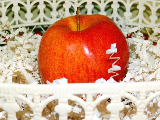 apple in a basket