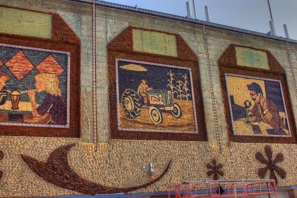 art designs on the corn palace in mitchell south dakota