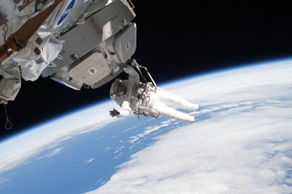 astronaut international space station space walk