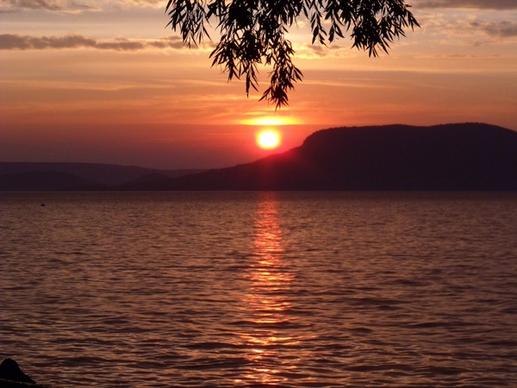badacsony lake balaton sunset