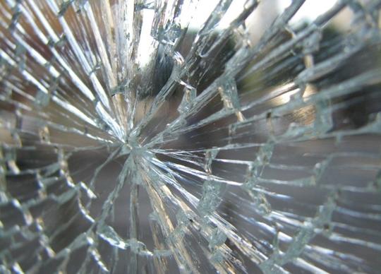 broken window glas
